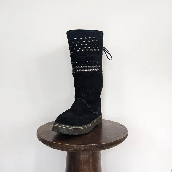 BearPaw Studded Black Suede Winter Boots (Wool & Sheepskin Lining) - Picture 2 of 9
